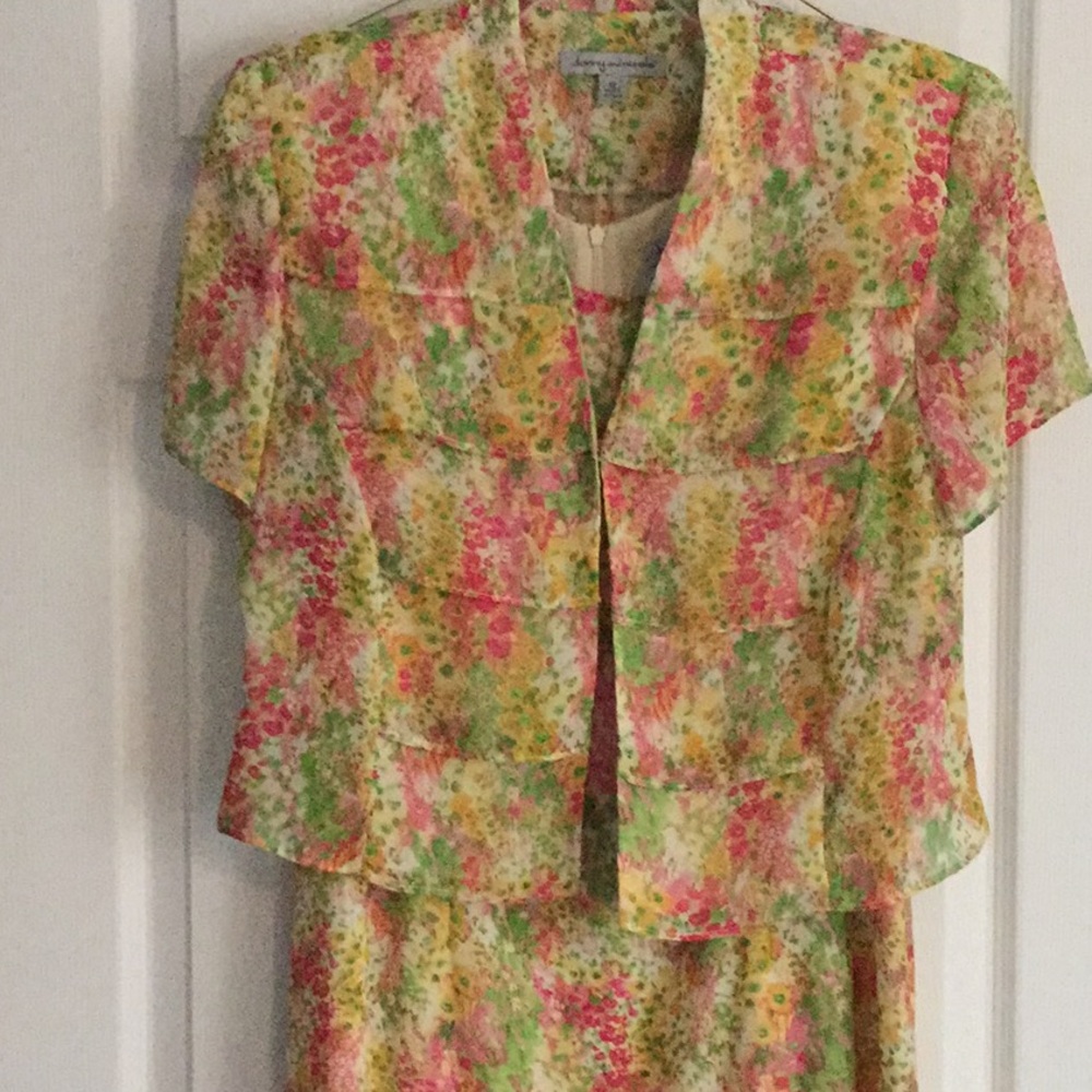 Dress - Picture 3 of 5
